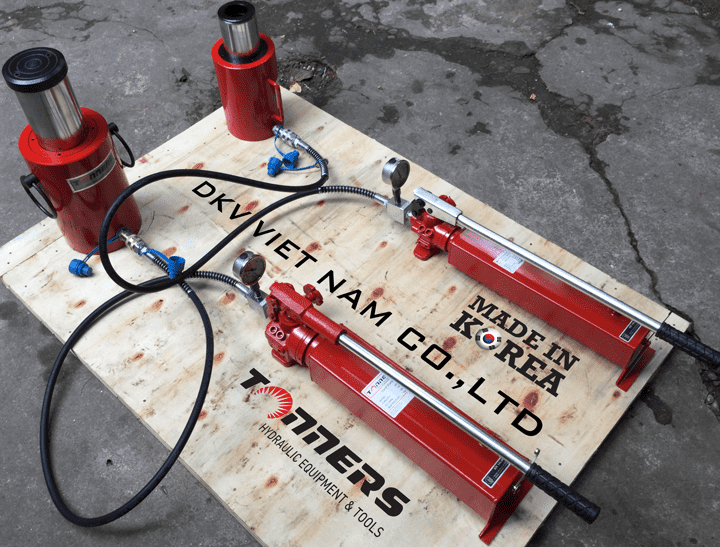 Bộ kích thủy lực Tonners DR-50300, Tonners hydraulic jack set DR-50300 là sự kết hợp giữa kích thủy lực Tonners DR-50300